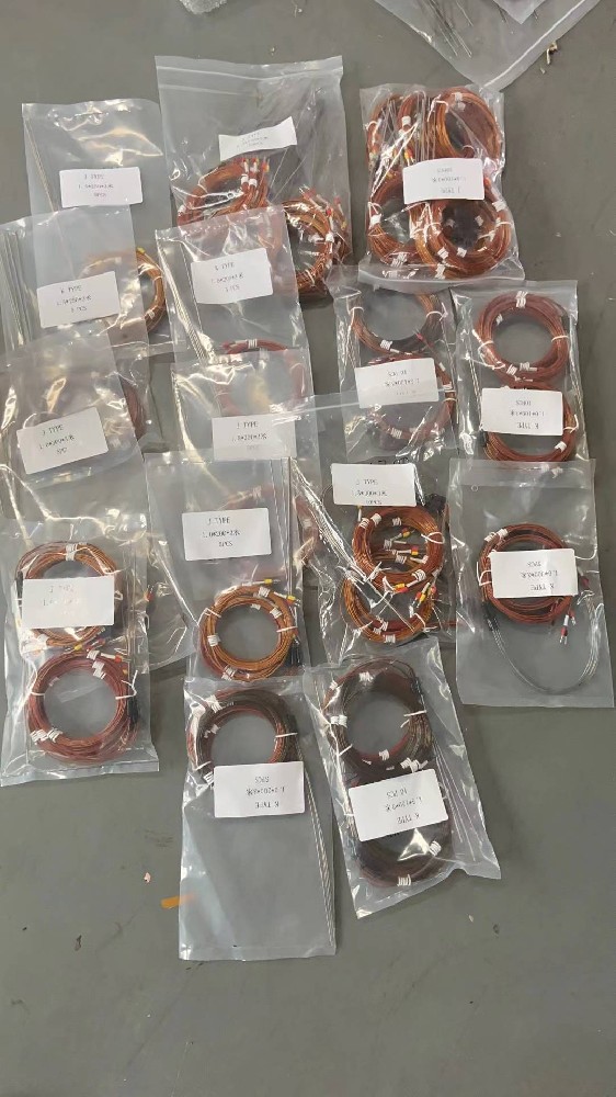 对于高温环境（如超过 1000℃）的丈量，热电偶的抗氧化性和热不变性是若何保障的？