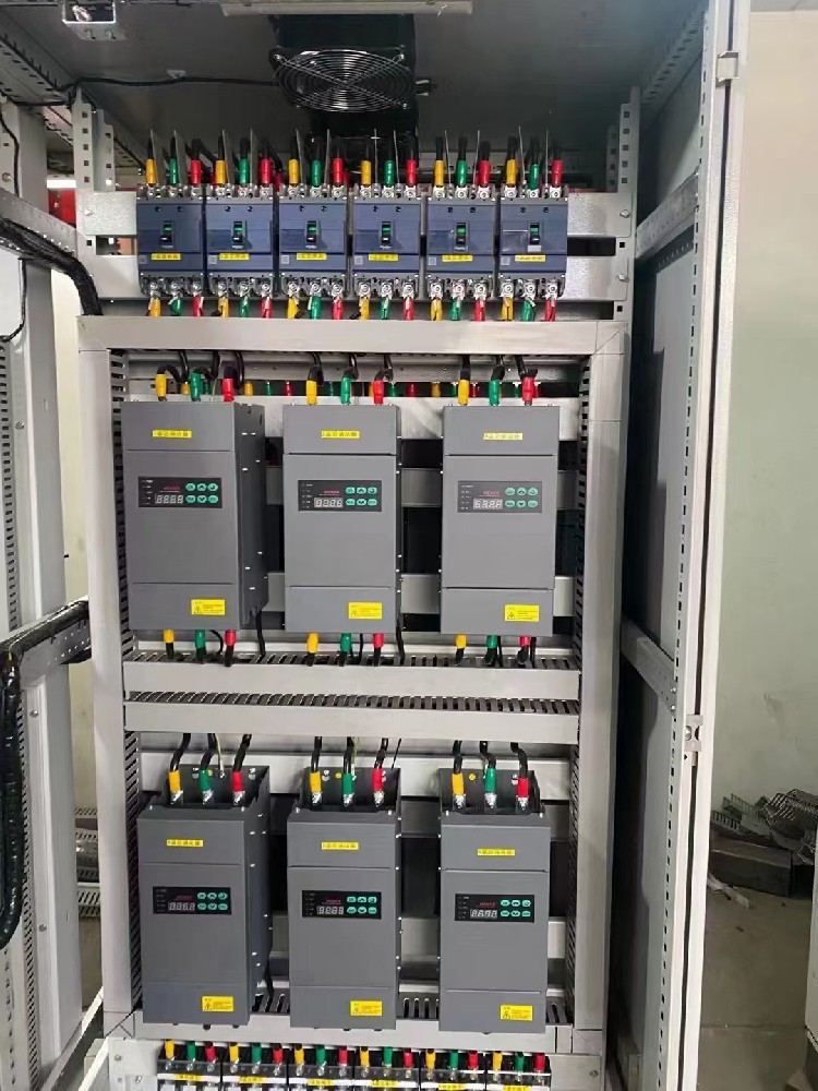 电力调整器可能接受的最大过载电流是几多？过载；さ拇シ⒒焓窃趺吹？