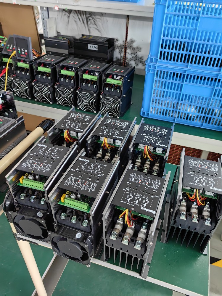 电力调整器在哪些工业领域利用最宽泛（如电炉加热、电机调快等）？有什么特殊的利用案例？