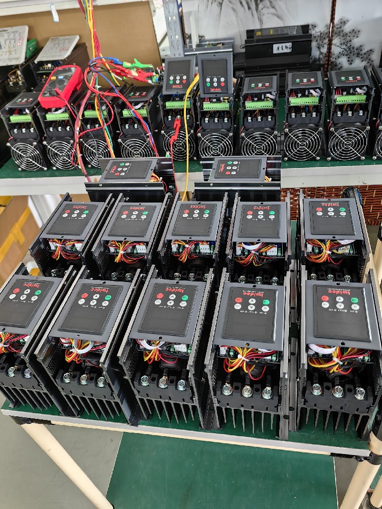 冬季环境温度过低，电力调整器启动难题，有什么有效的预热步骤或措施？