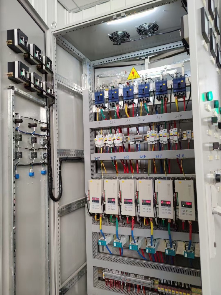 揭秘工业温控黑科技：若何实现设备 0 误差精准运行？